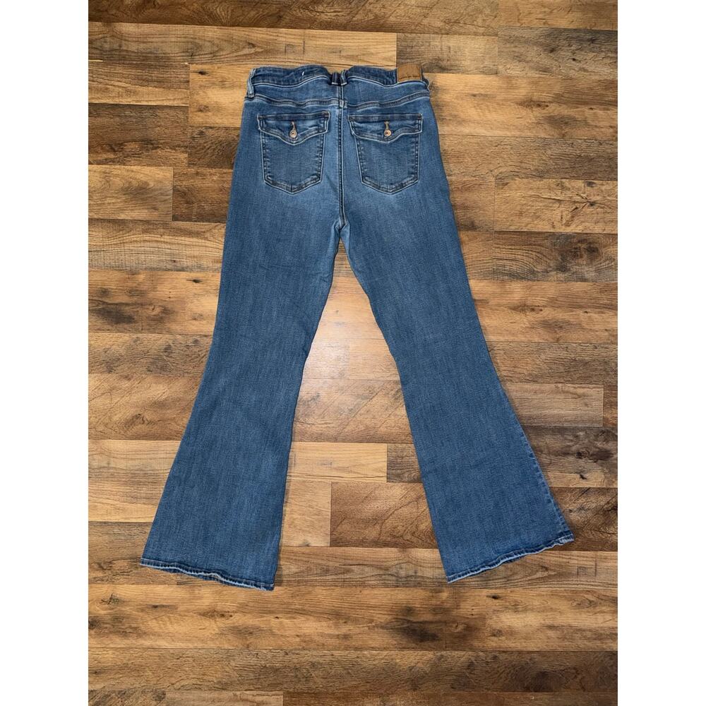 American Eagle women’s next level stretch low rise flare blue jeans - Picture 15 of 16